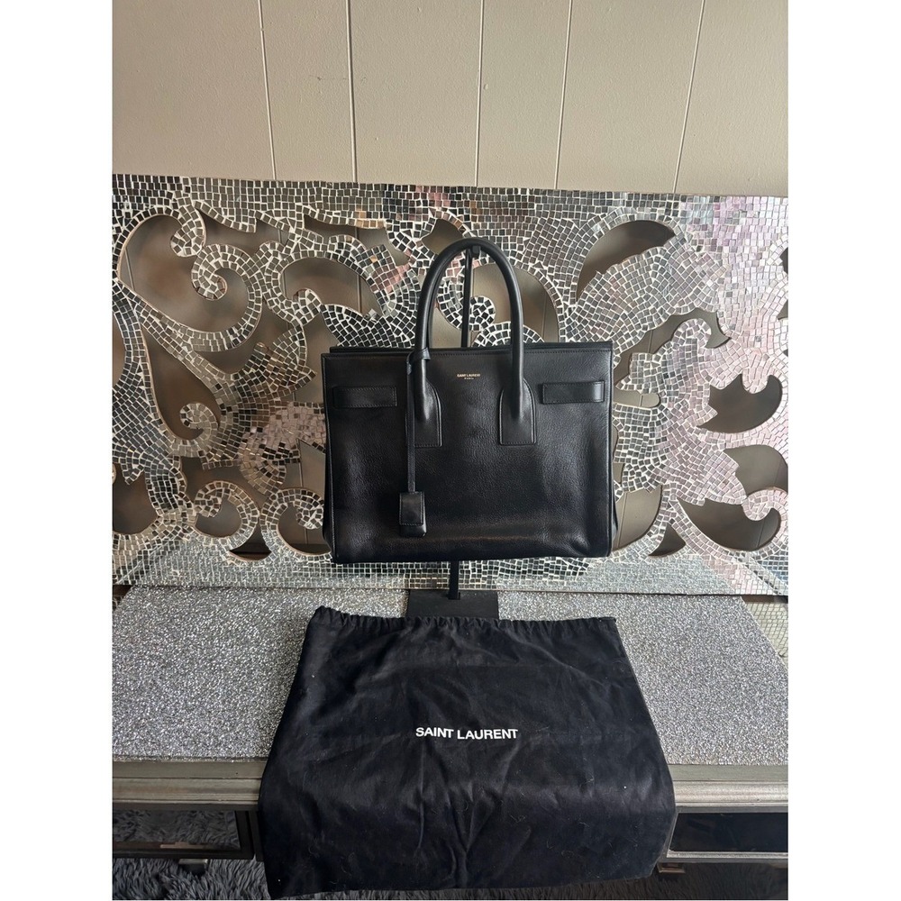 ⭐️Yves Saint Laurent Black Leather Sac De Jour Handbag with Authentication⭐️